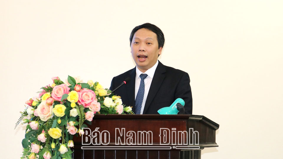 Thứ trưởng Bộ Thông tin và Truyền thông Nguyễn Huy Dũng phát biểu tại hội nghị.